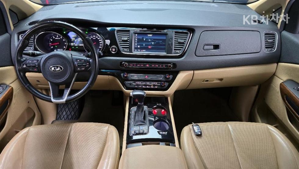 2017 - kia carnival