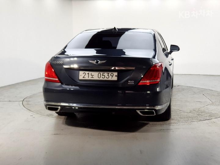 Genesis EQ900 5.0 GDI AWD Prestige 4