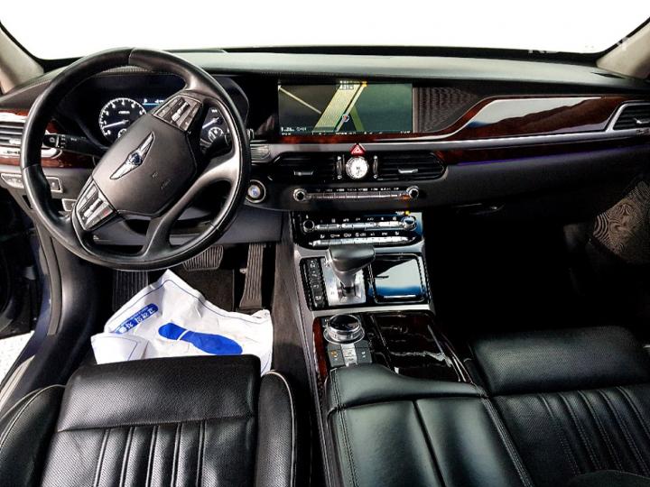 Genesis EQ900 5.0 GDI AWD Prestige 6