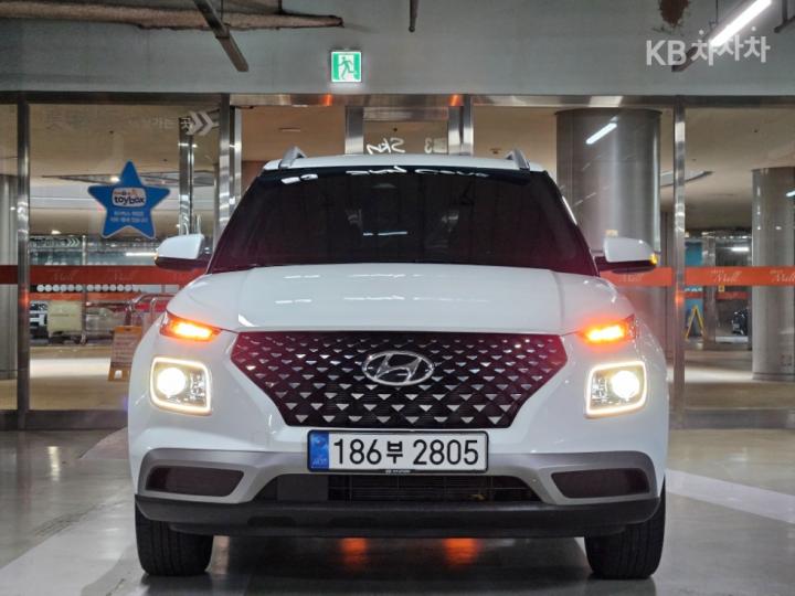 Hyundai Venue Gasoline 1.6 FLUX 3