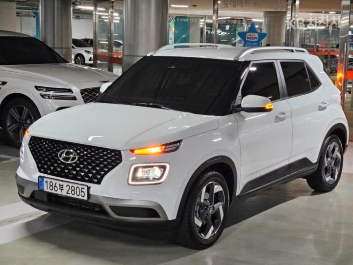 Hyundai Venue Gasoline 1.6 FLUX 6