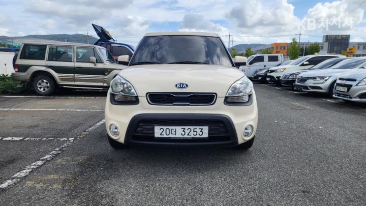 Kia Soul 1.6 Luxury Base Type 4