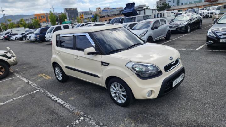 Kia Soul 1.6 Luxury Base Type 2