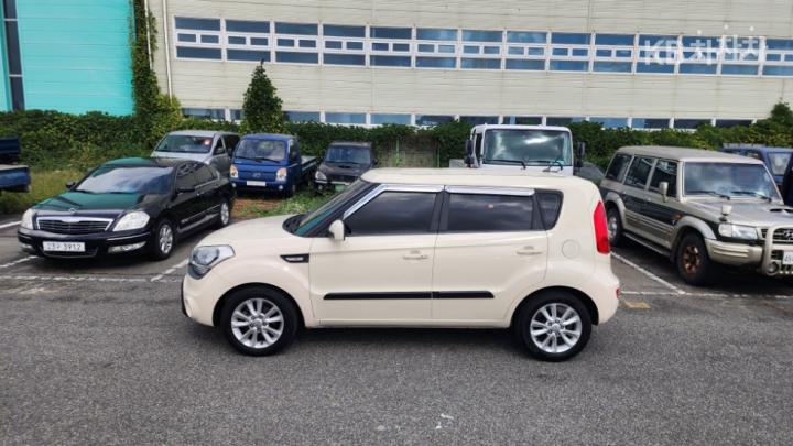 Kia Soul 1.6 Luxury Base Type 6