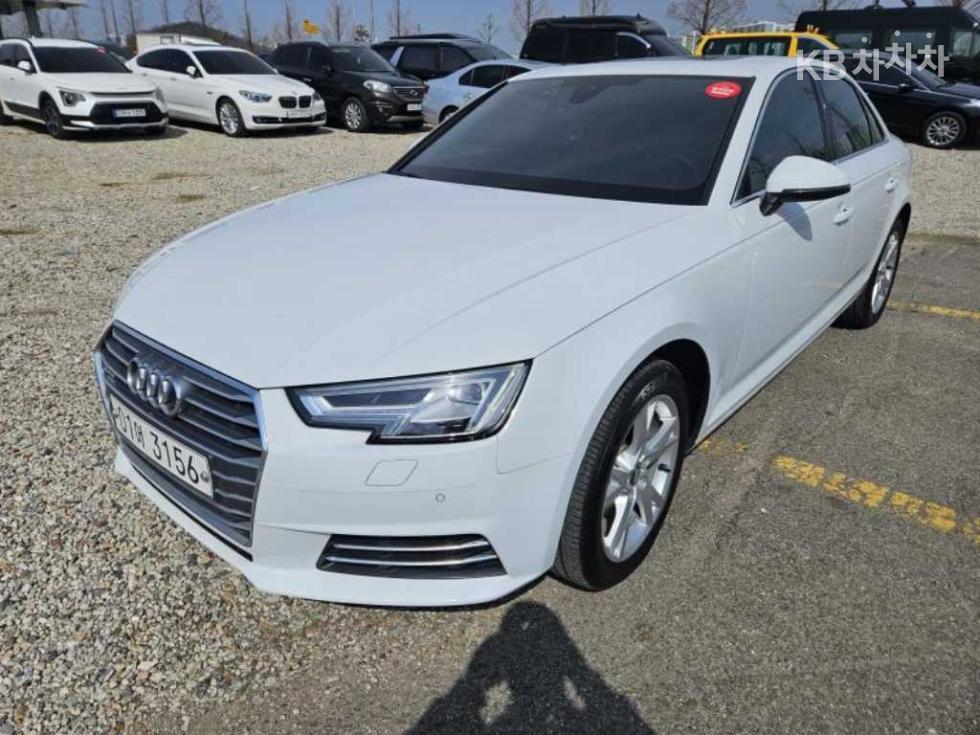 Audi A4 (B9) 30 TDI 기본형 - фото 1