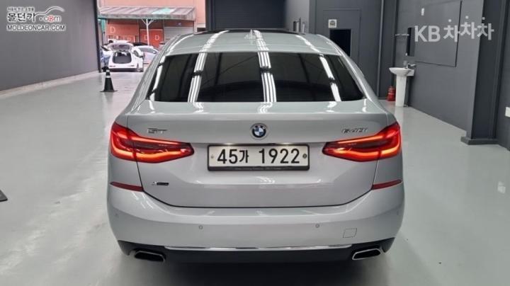 BMW 6 Series GranTurismo 640i xDrive Luxury 5