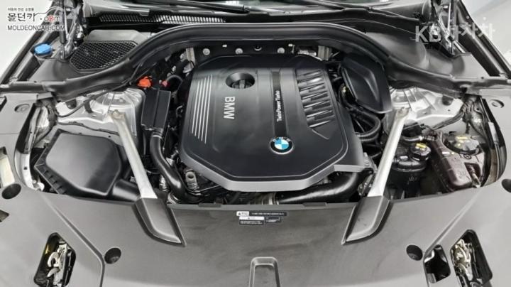 BMW 6 Series GranTurismo 640i xDrive Luxury 9