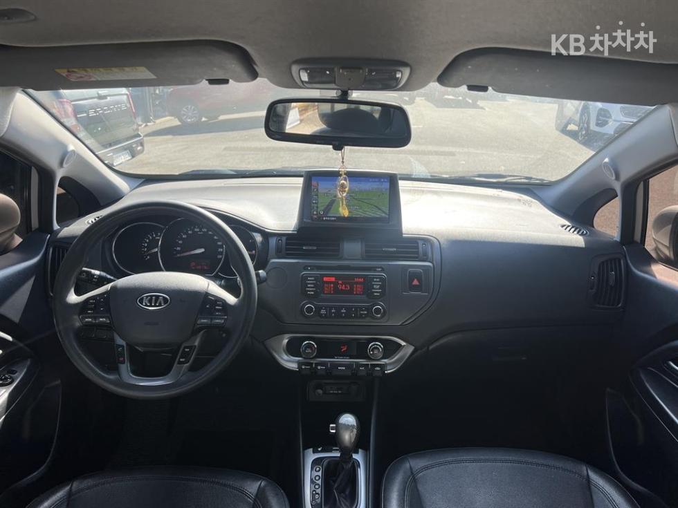 2012 - kia pride