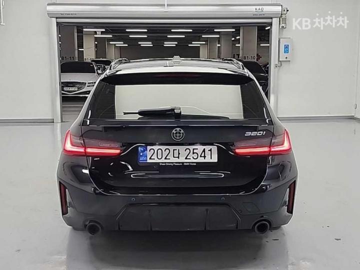 BMW 3 Series G20 320i Touring M Sport 4