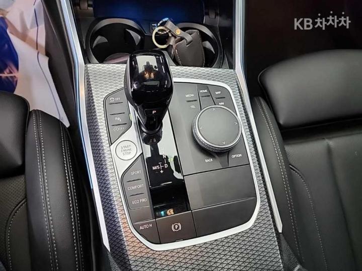 BMW 3 Series G20 320i Touring M Sport 9