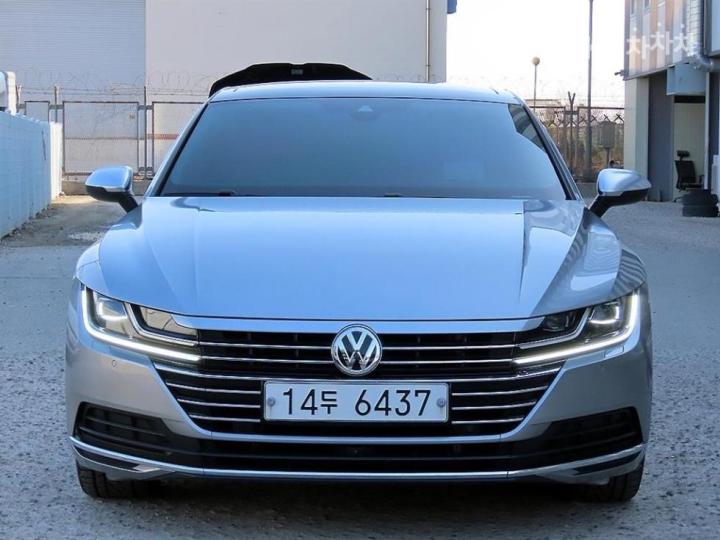 Volkswagen Arteon 2.0 TDI Elegance Prestige 2