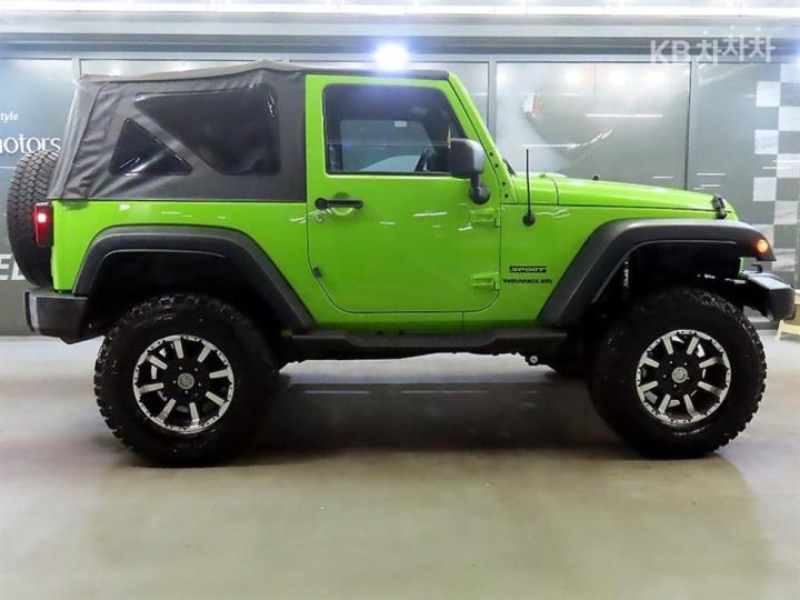 Jeep Wrangler 3.6 Sport JK 4