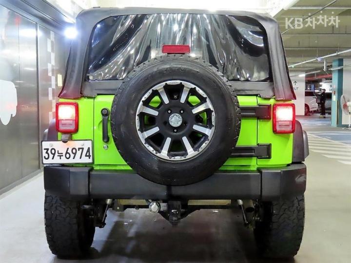 Jeep Wrangler 3.6 Sport JK 6