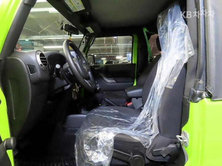 Jeep Wrangler 3.6 Sport JK 7