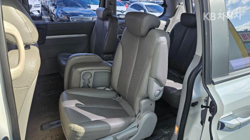 2014 - kia carnival