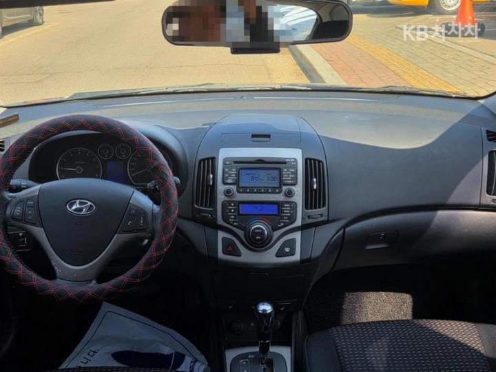 Hyundai i30 1.6 VVT Luxury 8