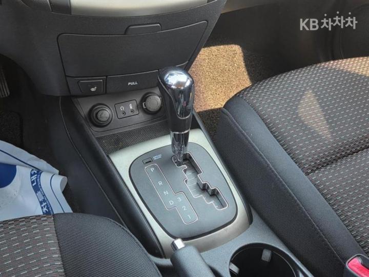 Hyundai i30 1.6 VVT Luxury 10