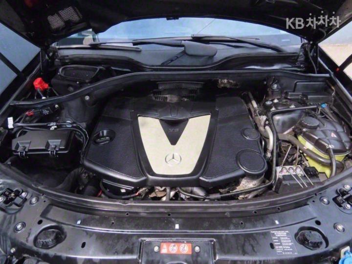 Mercedes-Benz M-Class ML300 CDI W164 9