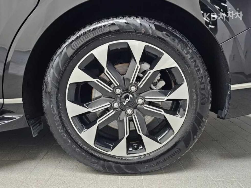 2023 - kia carnival