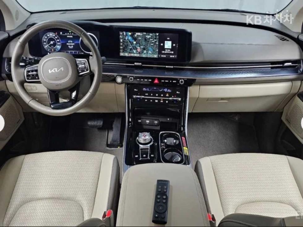 2023 - kia carnival