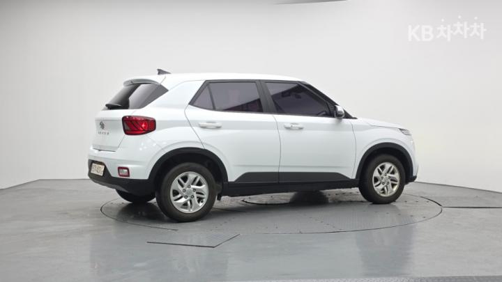 Hyundai Venue Gasoline 1.6 Modern 3