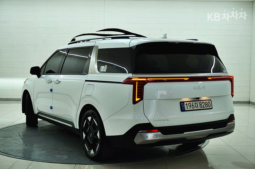 2024 - kia carnival