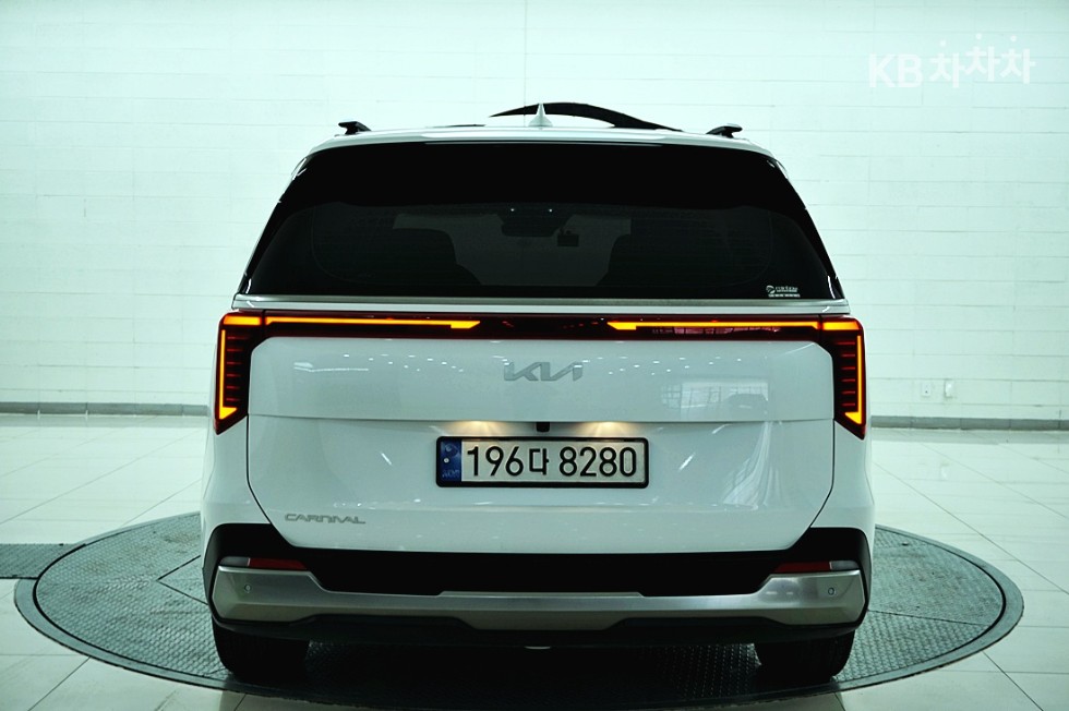 2024 - kia carnival