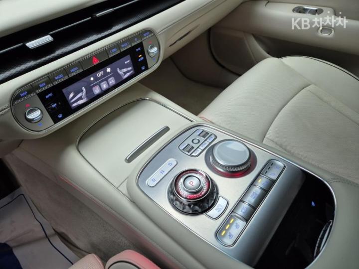 Genesis G90 RS4 3.5T AWD Base Type 9