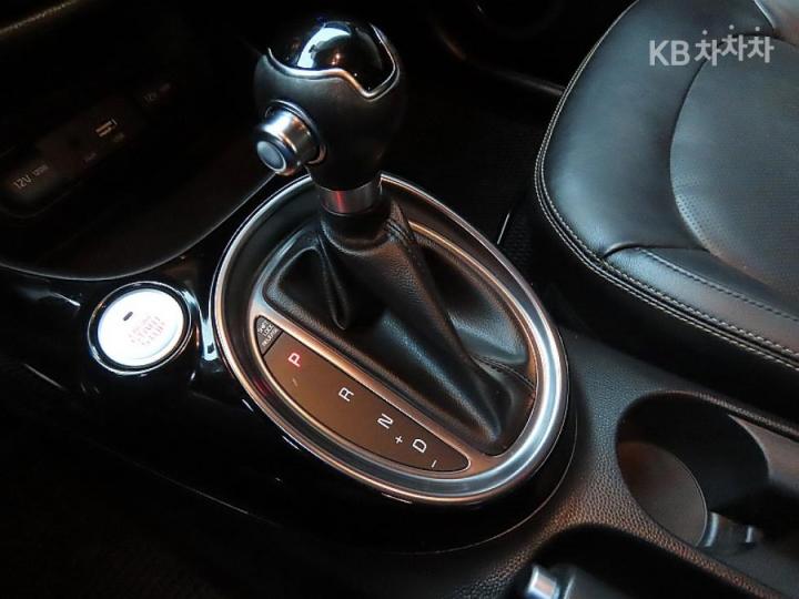Kia Soul 1.6 GDi Noblesse 10