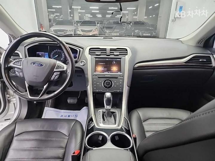 Ford Fusion New EcoBoost 2.0 13 year ~ 8