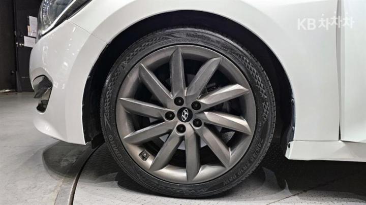 Hyundai Aslan G300 Modern Basic 6