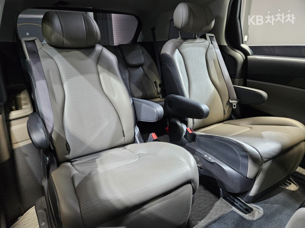 2025 - kia carnival
