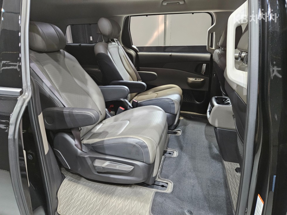 2025 - kia carnival