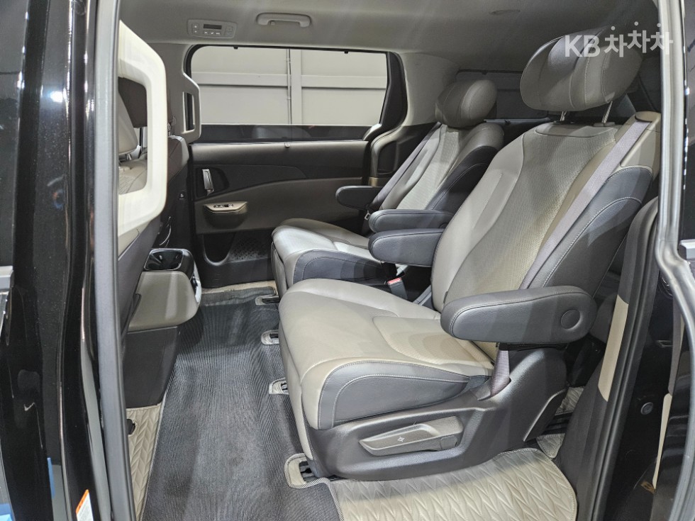 2025 - kia carnival