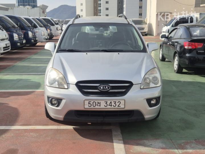Kia Carens New 2.0 LPI GX Top Model 3