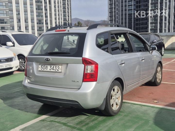 Kia Carens New 2.0 LPI GX Top Model 4