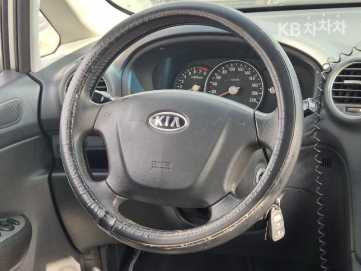 Kia Carens New 2.0 LPI GX Top Model 8