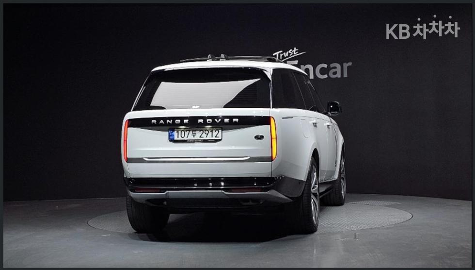 Land Rover Range Rover — miniaturë 4