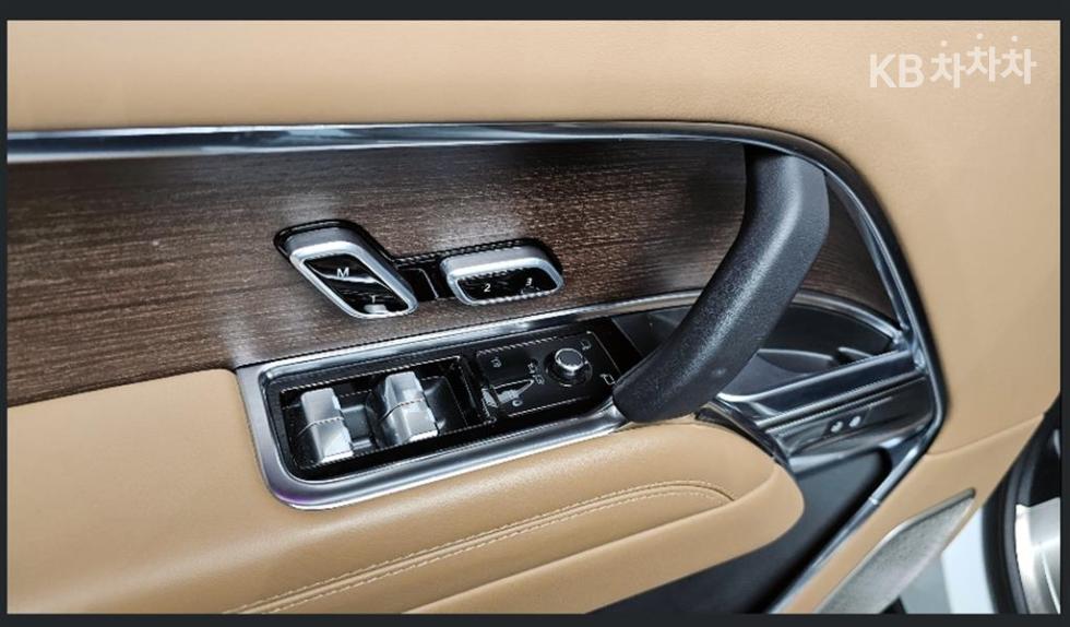 Land Rover Range Rover — miniaturë 14