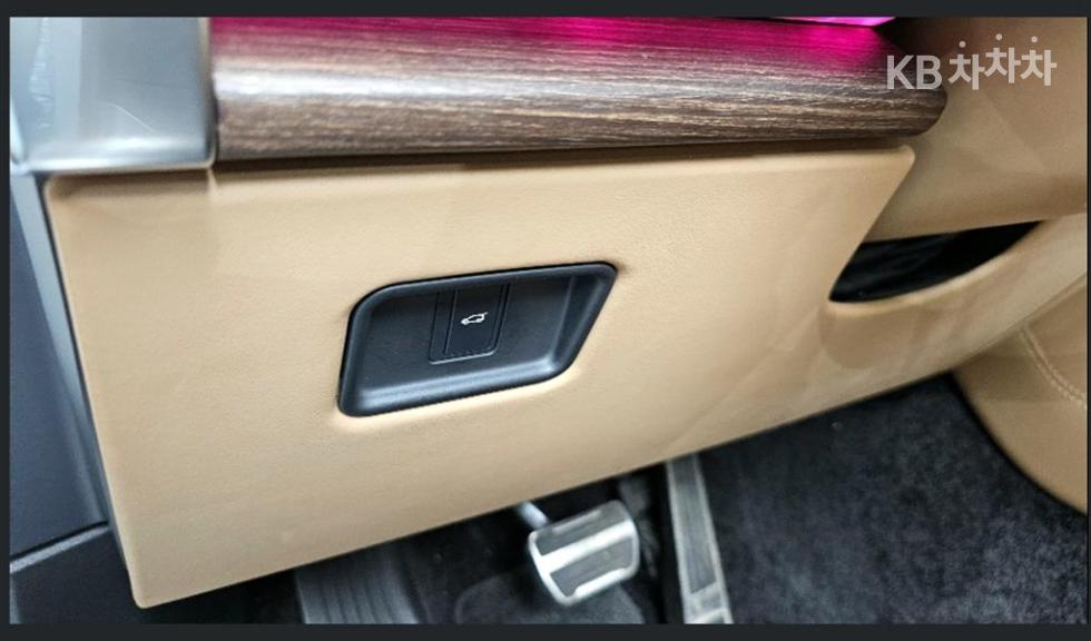 Land Rover Range Rover — miniaturë 15