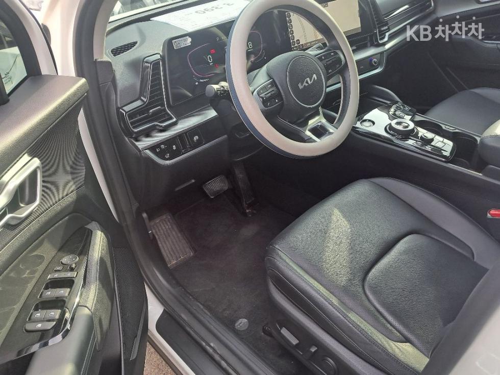 2023 - kia sportage
