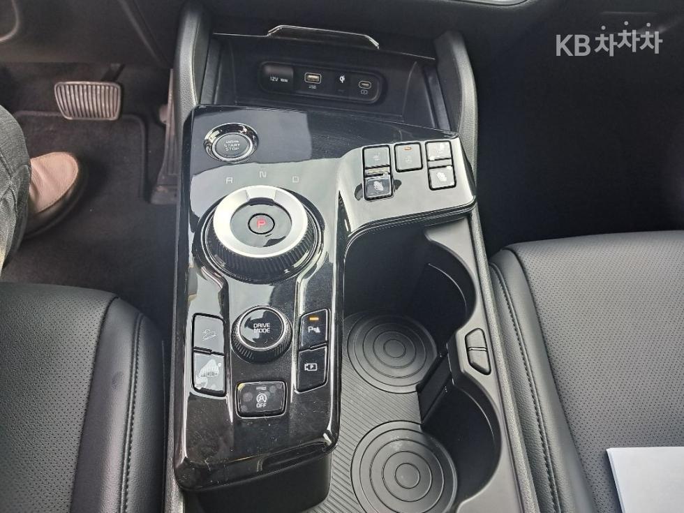 2023 - kia sportage