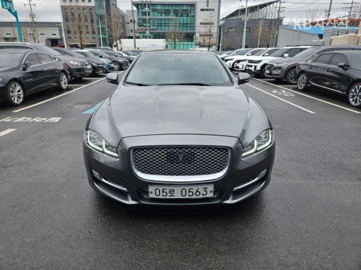 Jaguar XJ 3.0D Premium Luxury LWB X351 2