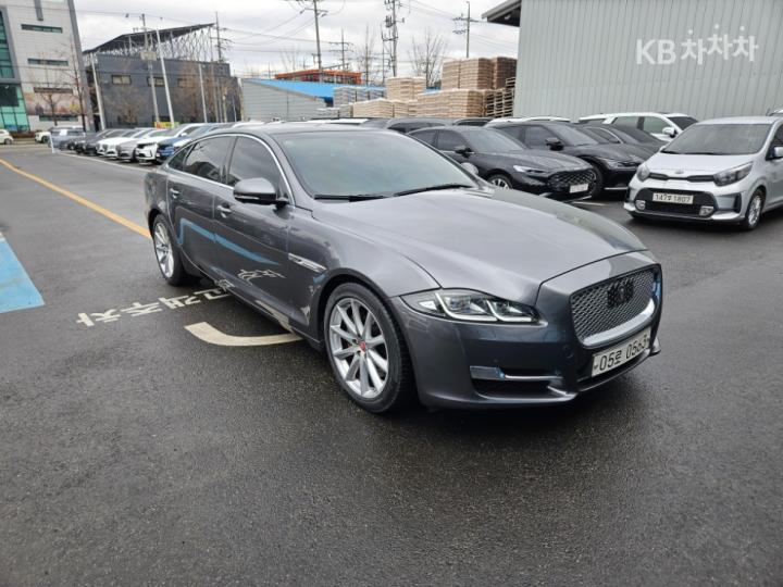 Jaguar XJ 3.0D Premium Luxury LWB X351 3
