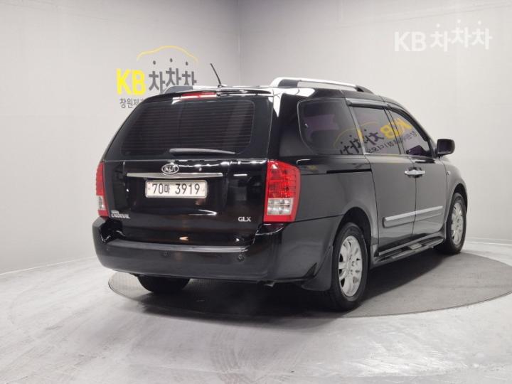 Kia Carnival Grand LPI GLX Base Type 4
