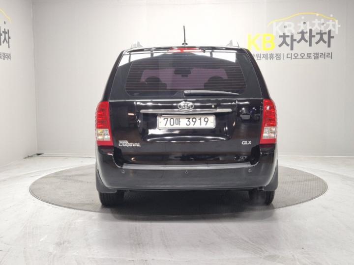 Kia Carnival Grand LPI GLX Base Type 5