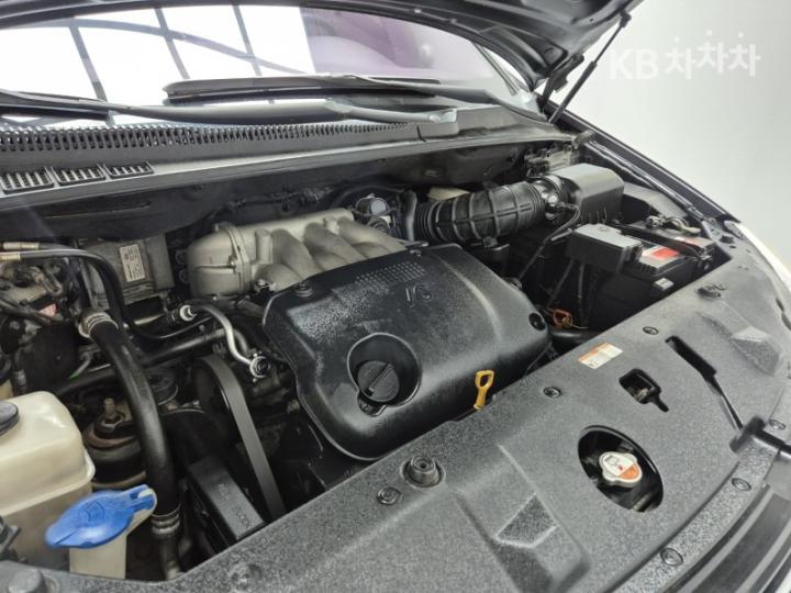 Kia Carnival Grand LPI GLX Base Type 6