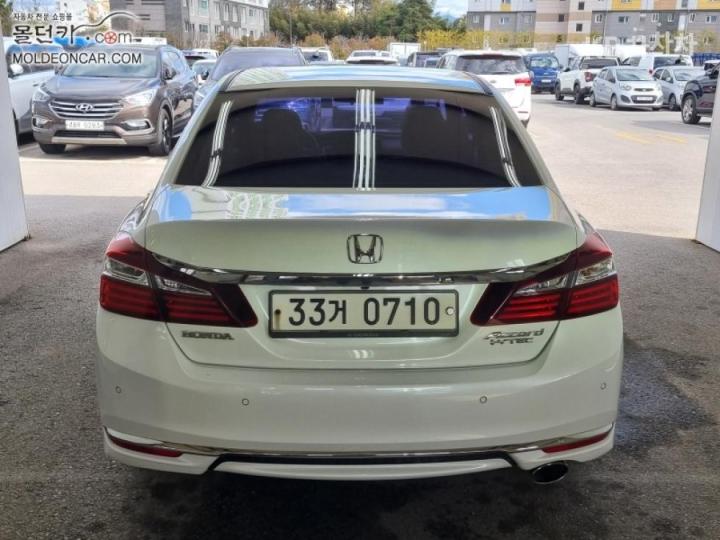 Honda Accord 2.4 Sedan EX-L CVT 5