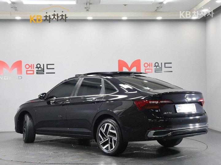 Volkswagen Jetta The 1.5 TSI Prestige 5