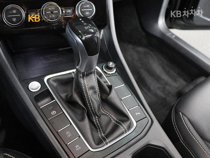 Volkswagen Jetta The 1.5 TSI Prestige 9